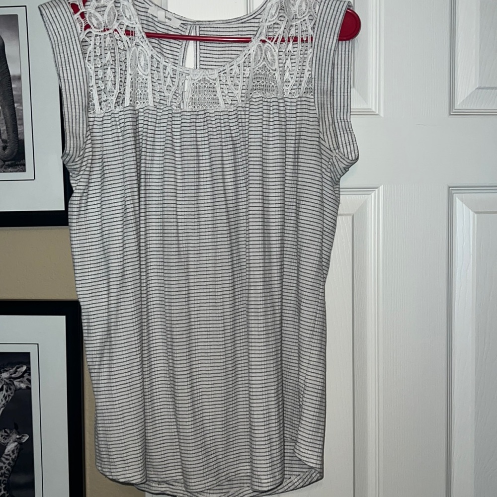 Women’s white striped shirt